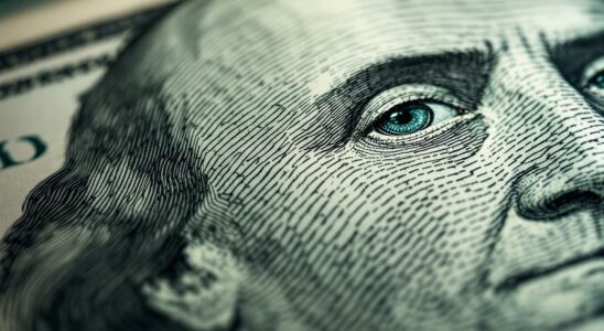 le dollar recule légèrement après avoir atteint des sommets, tandis que les investisseurs surveillent attentivement l'indice des prix à la consommation (ipc) américain.